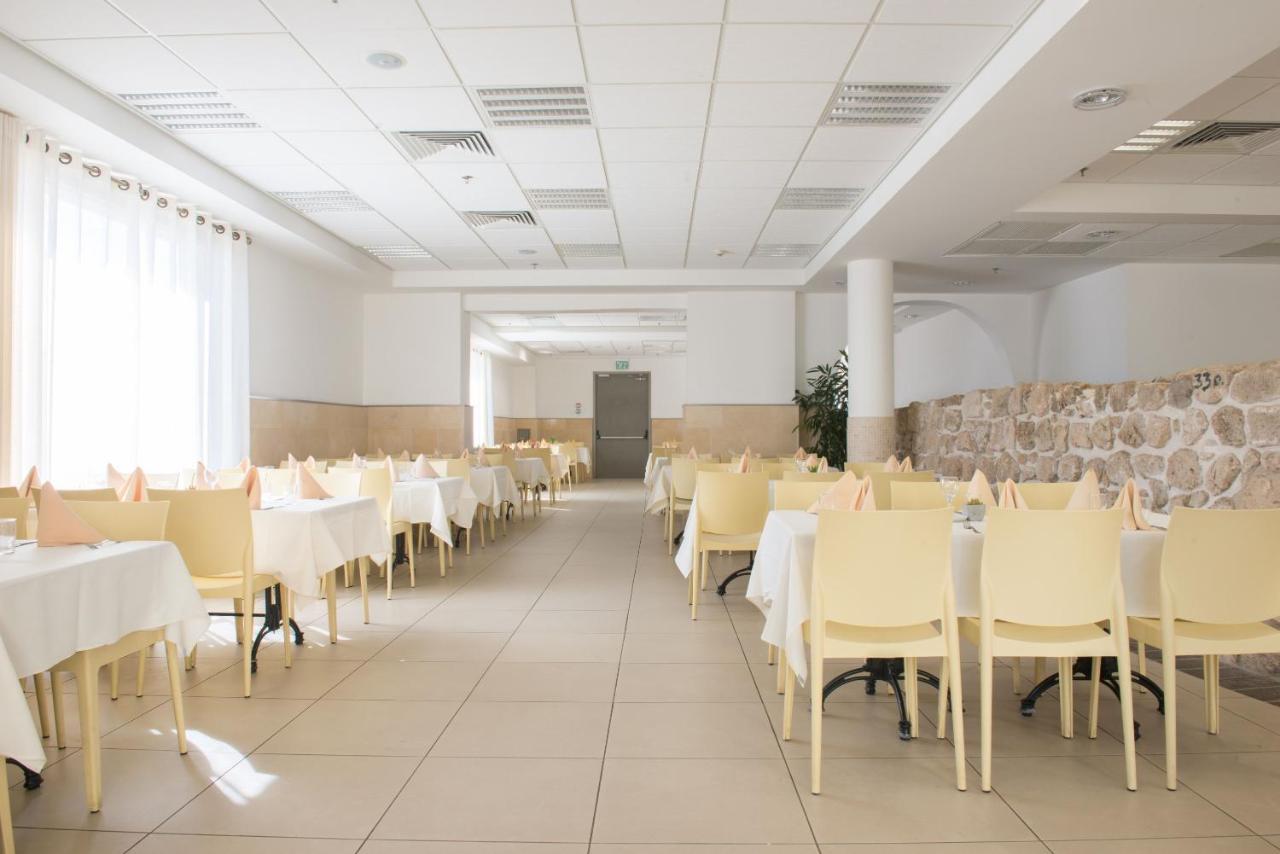 Hi - Akko Knights Hostel Экстерьер фото