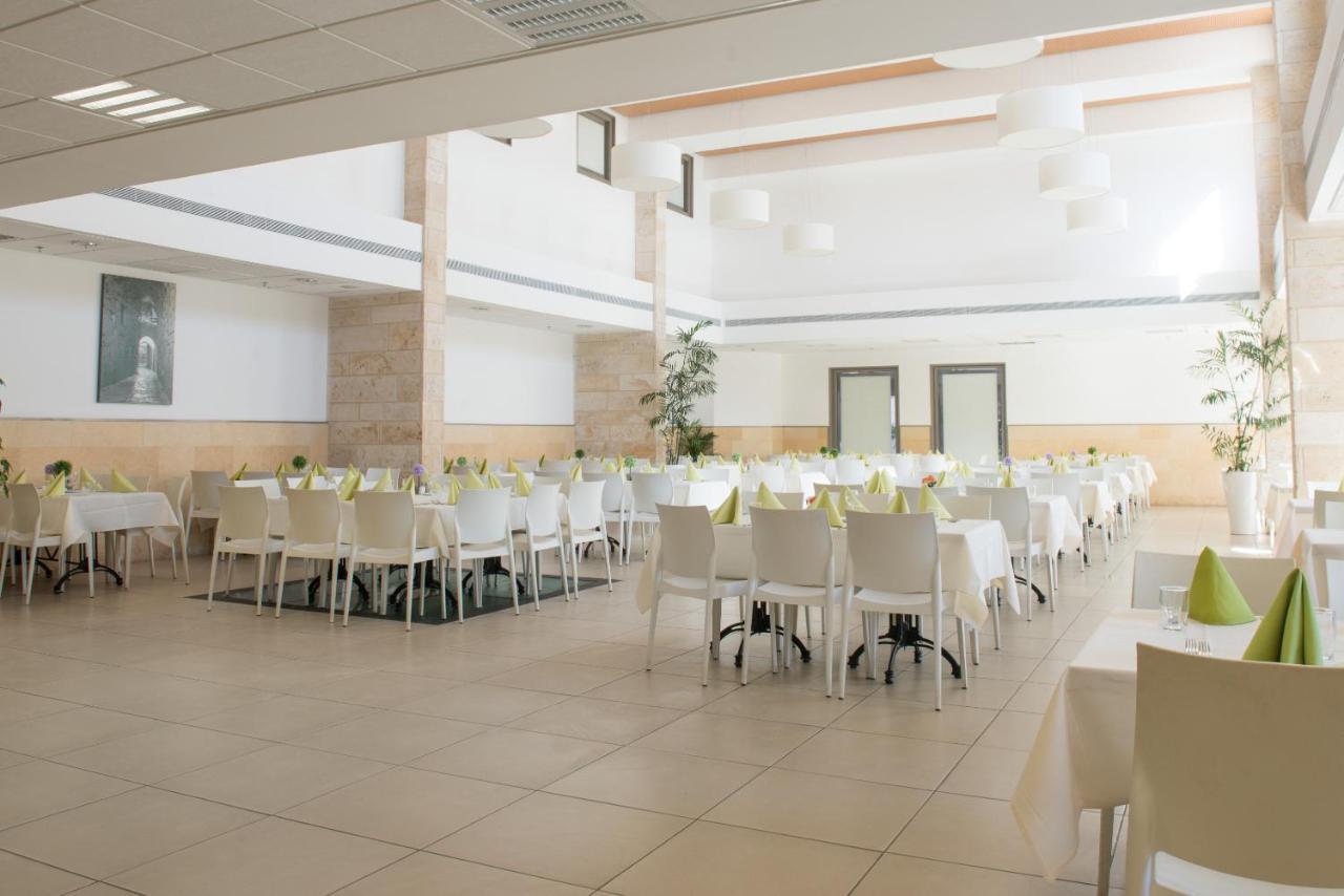 Hi - Akko Knights Hostel Экстерьер фото